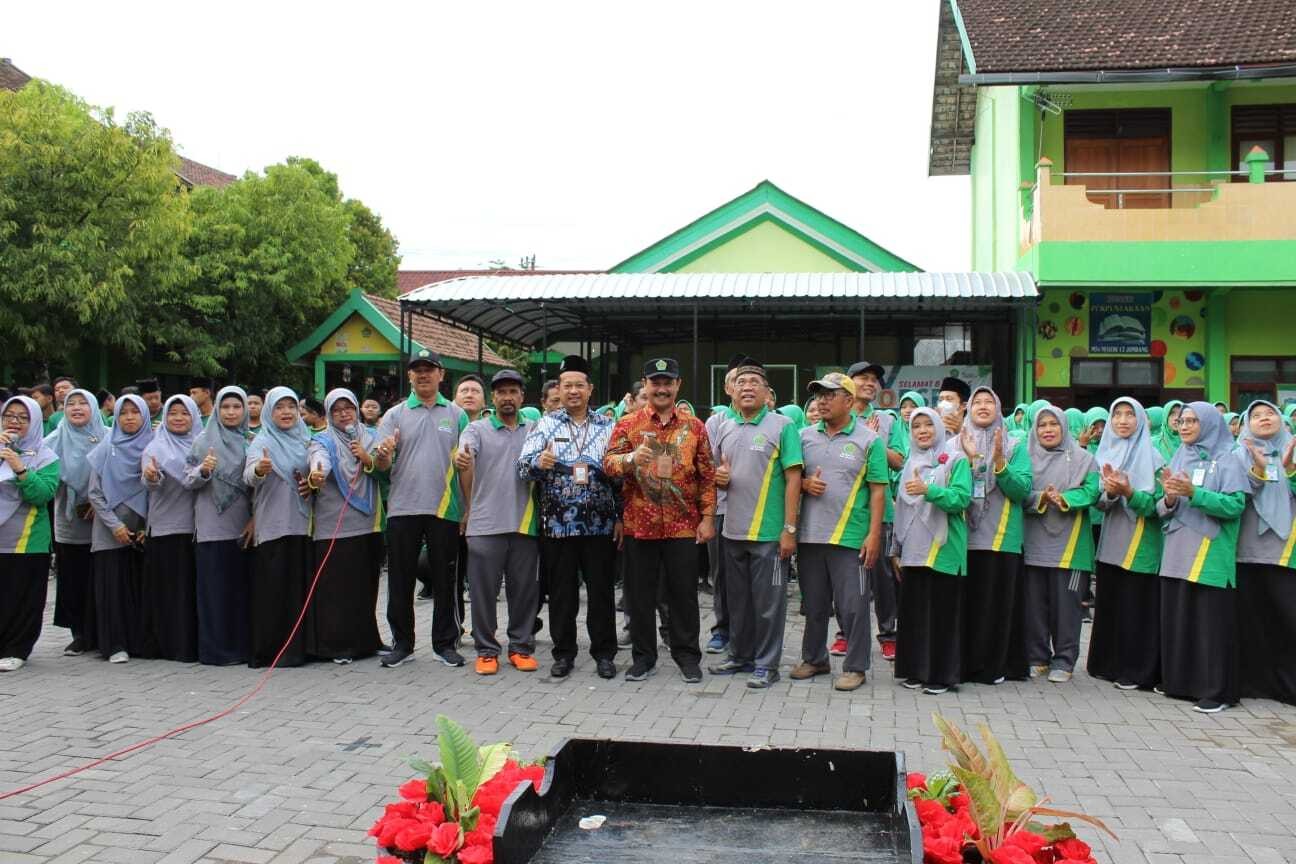 Launching 3 Program Menuju Madrasah Adiwiyata di MTsN 12 Jombang Oleh Kapala Kemenag Kab Jombang